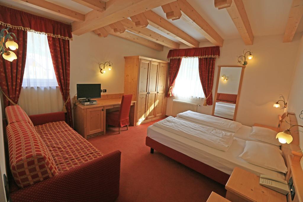 Hotel Laurin Канацеи Номер фото